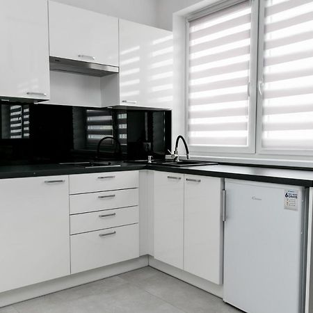 Apartament Z Lozem Malzenskim - Bezplatny Parking Poznań Zewnętrze zdjęcie