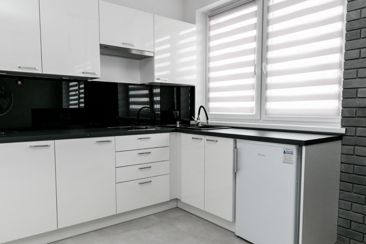 Apartament Z Lozem Malzenskim - Bezplatny Parking Poznań Zewnętrze zdjęcie